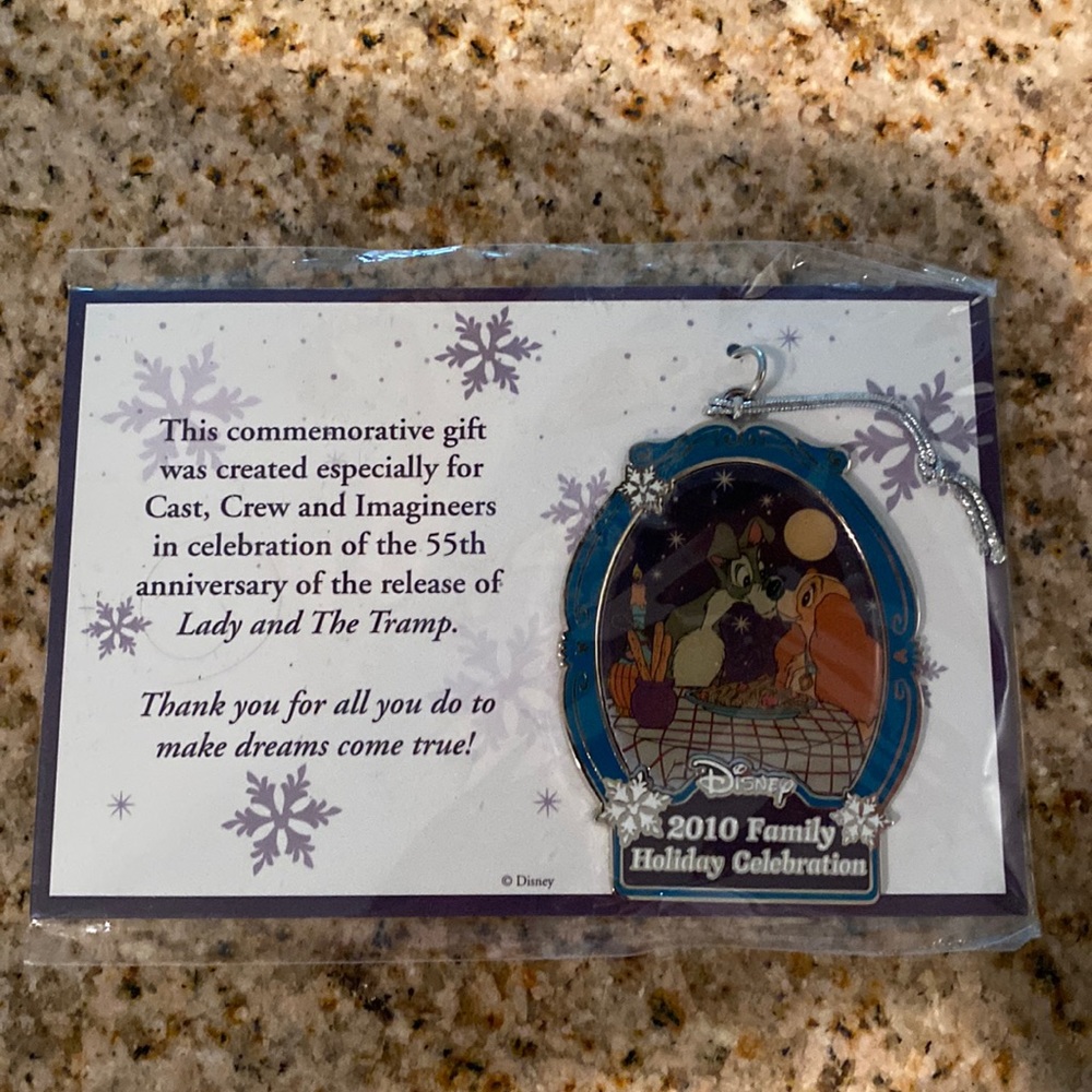 2010 Disney Family Celebration Ornament, Lady and the Tramp